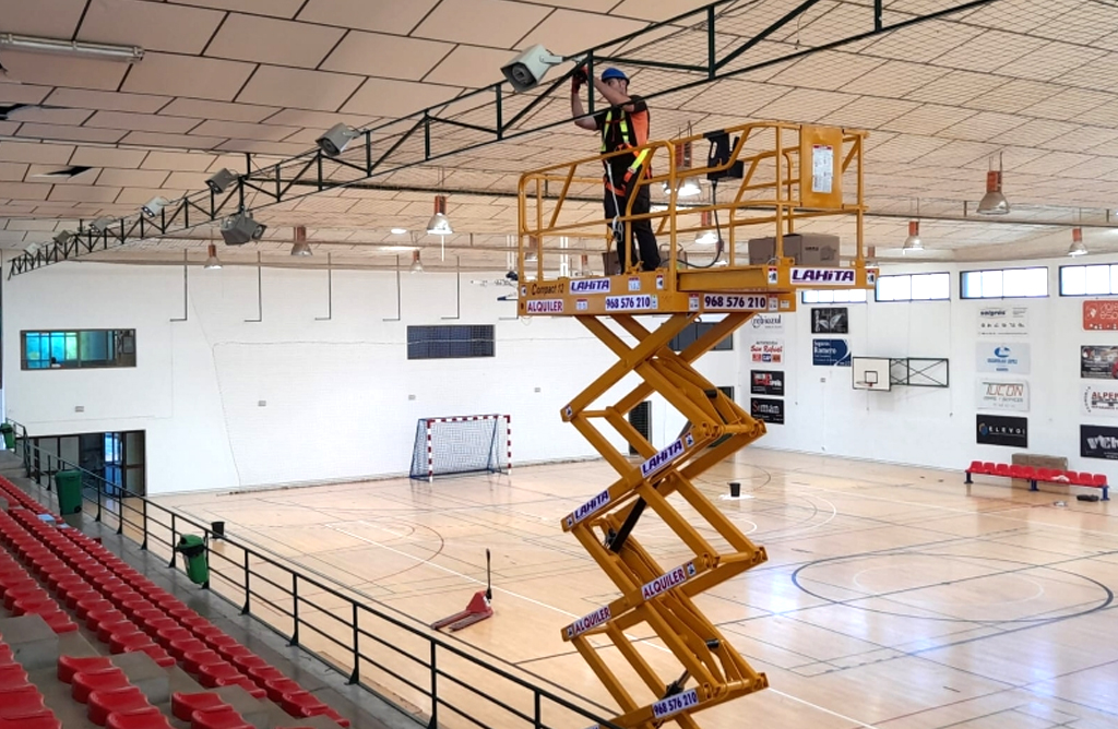 Un nuevo equipo de megafona mejorar el sonido en el Manuel Ibez